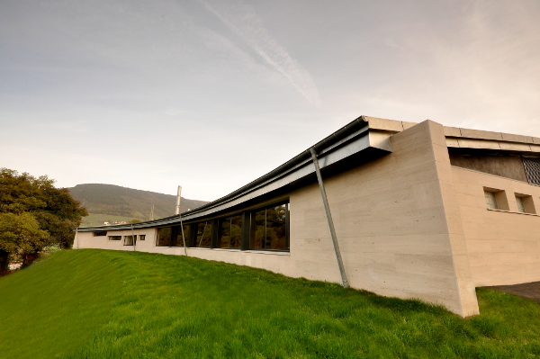 Tanatorio de Tineo, vista exterior Tanatoriode Tineo exterior