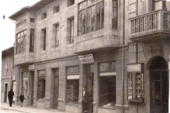 Fachada de la Funeraria De La Uz, en nuestros inicios